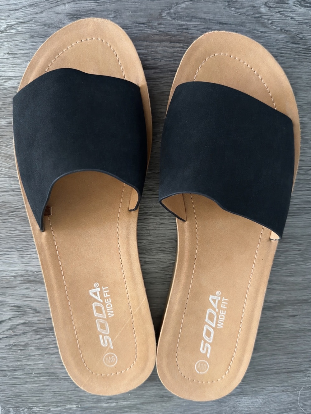 NWOT Soda Shoes Efron-S Women Basic Slip On Sandals Slides Size 9 Wide